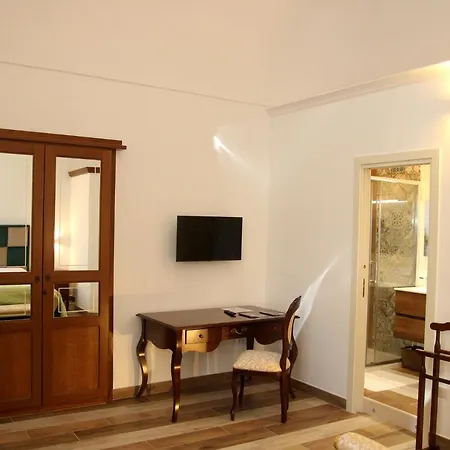 Via Roma 16 לינה וארוחת בוקר פומפיי